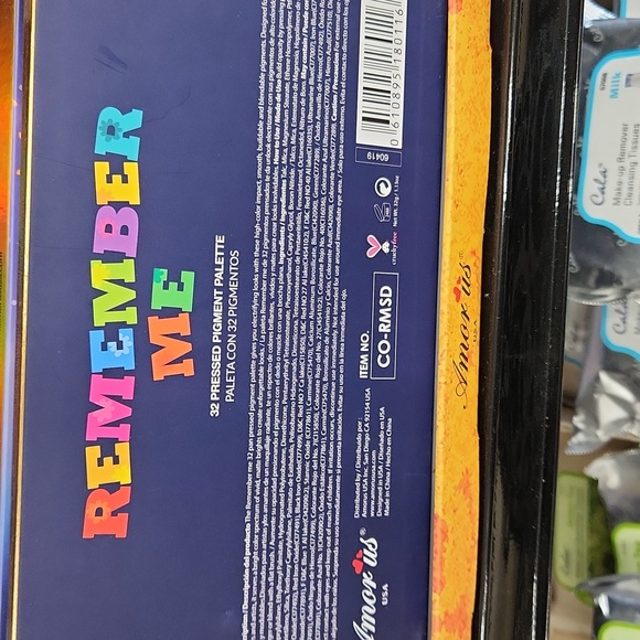 Makeup - Picture 2 of 4